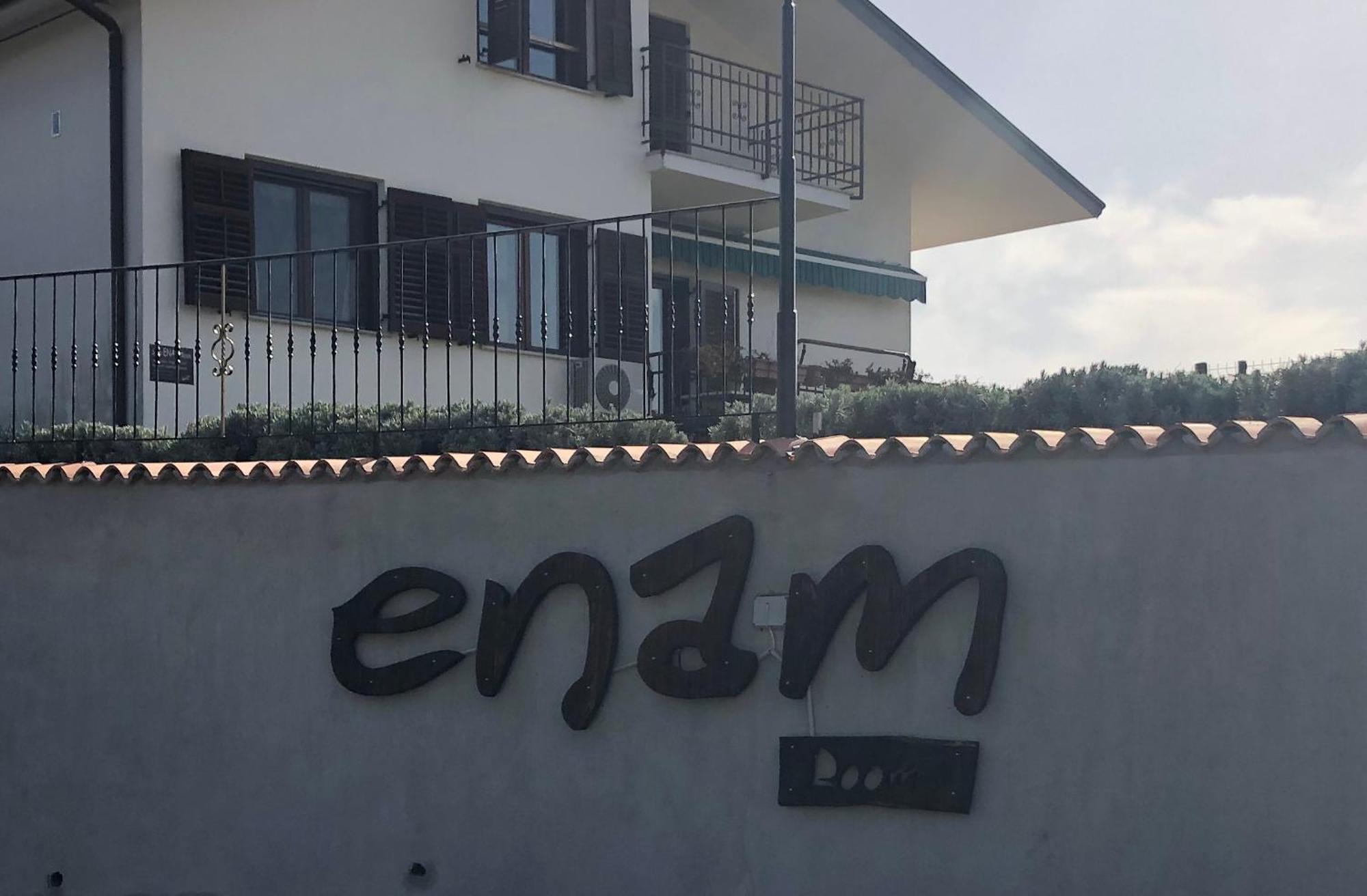 Enam Room Kojsko Luaran gambar